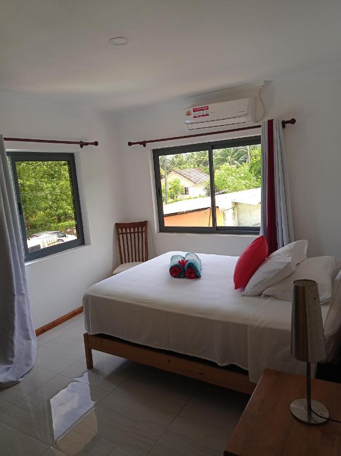 Les Forbans Selfcatering Apartment Takamaka Eksteriør billede